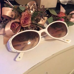 Fossil white glasses